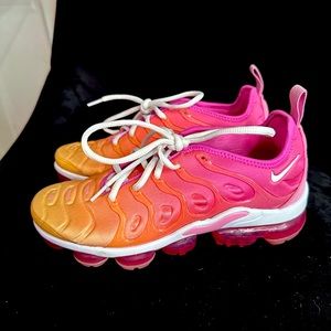 Nike AIR VAPORMAX pink orange ombré sneakers